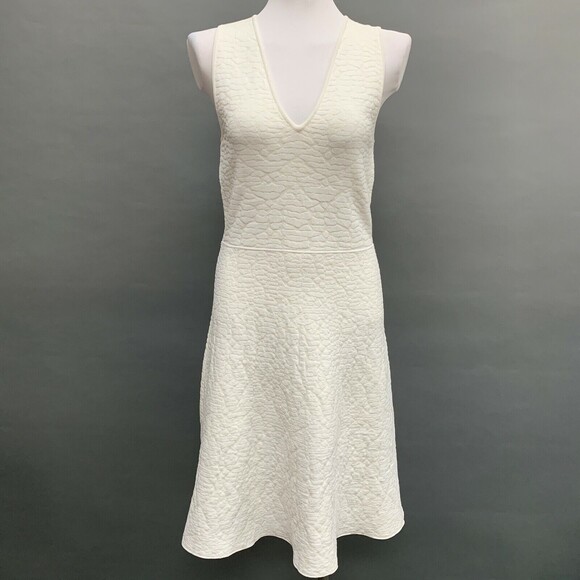 John & Jenn Women's Dress Large Ivory Textured Sleeveless V-Neck - Picture 1 of 8